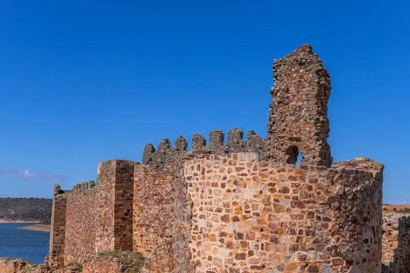 castrotorafe-castle-san-cebrian-de-castro-zamora-province-spain-279557386.jpg